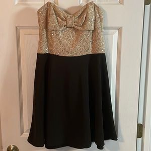 Strapless front bow dress